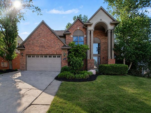 2877 Leslie Park Circle, Ann Arbor, MI 48105