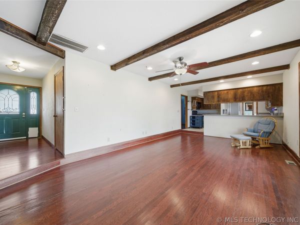 106 W Lewis Avenue , Vinita, OK 74301