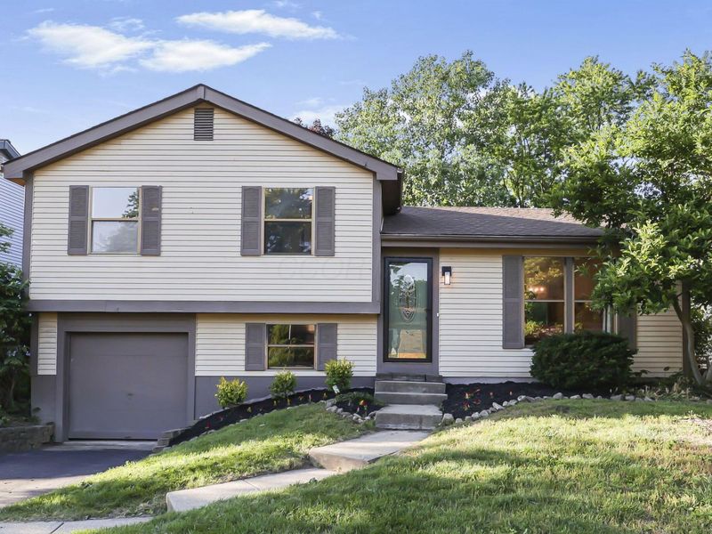 2950 Charmwood Court, Dublin, OH 43017 Photo 2