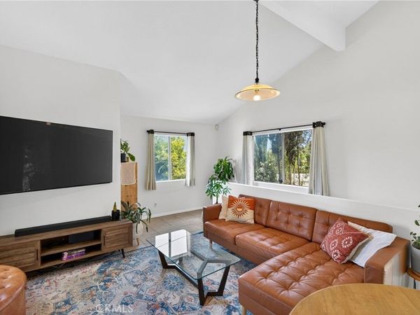 4542 San Andreas , Los Angeles, CA 90065