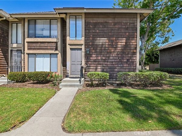 956 S Downey Place , Anaheim, CA 92804