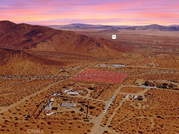 1530 N Jemez Trail , Landers, CA 92285