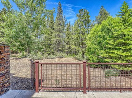 11855 Hope Court, Unit #B, Truckee, CA 96161 Photo