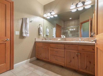 11855 Hope Court, Unit #B, Truckee, CA 96161 Photo