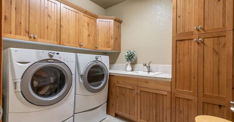 11855 Hope Court, Unit #B, Truckee, CA 96161 Photo