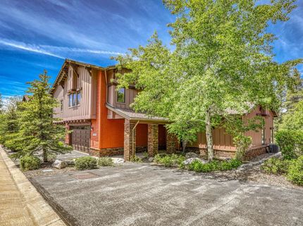 11855 Hope Court, Unit #B, Truckee, CA 96161 Photo