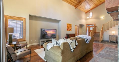 11855 Hope Court, Unit #B, Truckee, CA 96161 Photo
