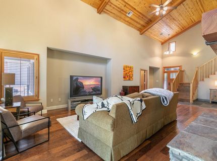 11855 Hope Court, Unit #B, Truckee, CA 96161 Photo