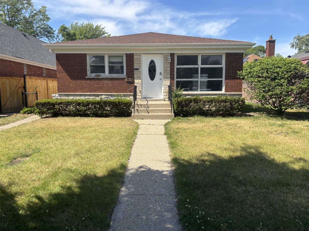 1521 Oakton Street, Evanston, IL 60202 Main Photo