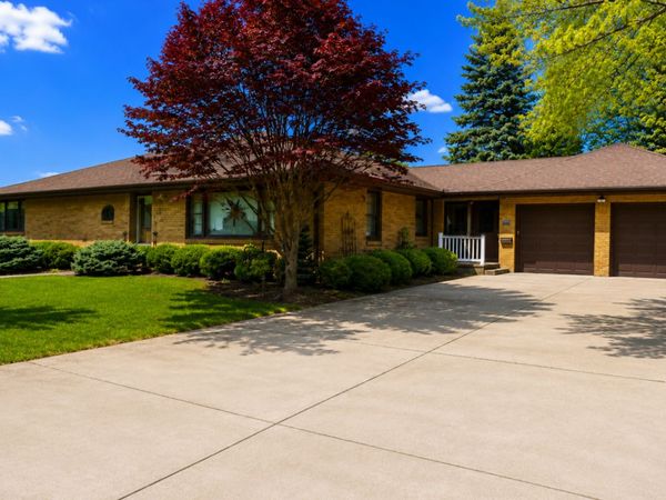 1206 5th Avenue, Sterling, IL 61081