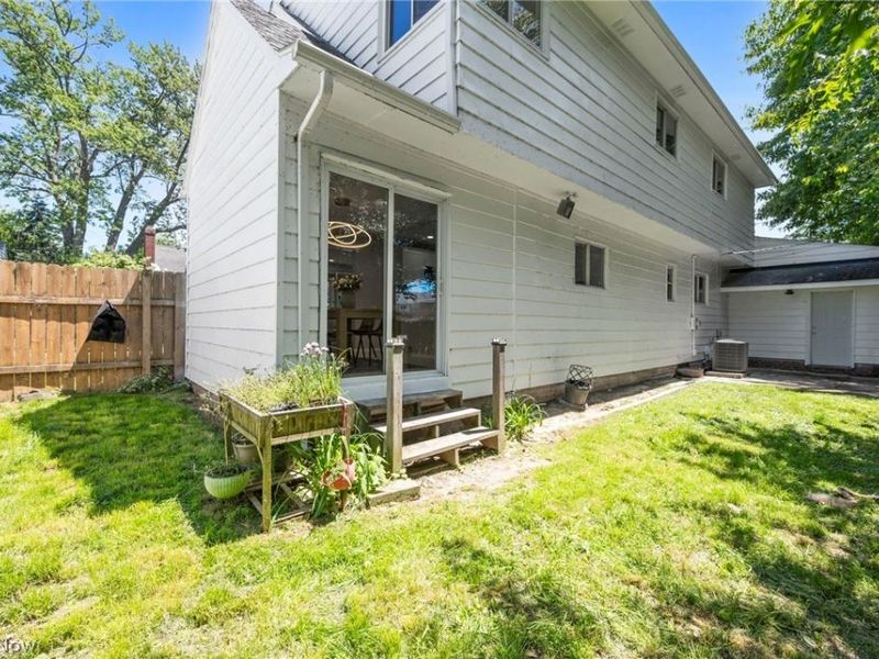 100 Lake Edge Drive , Euclid, OH 44123 Photo 34