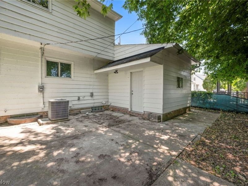 100 Lake Edge Drive , Euclid, OH 44123 Photo 35