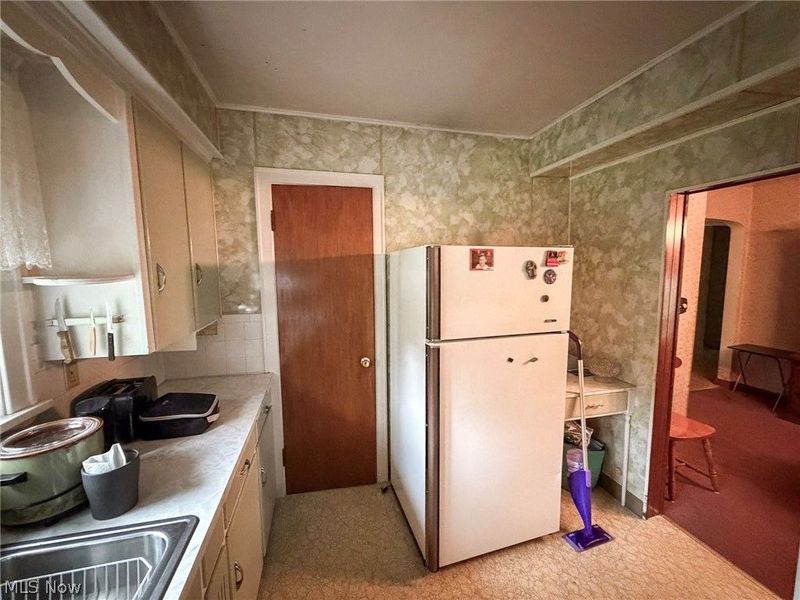 8060 Paulin Drive, Youngstown, OH 44514 Photo 10