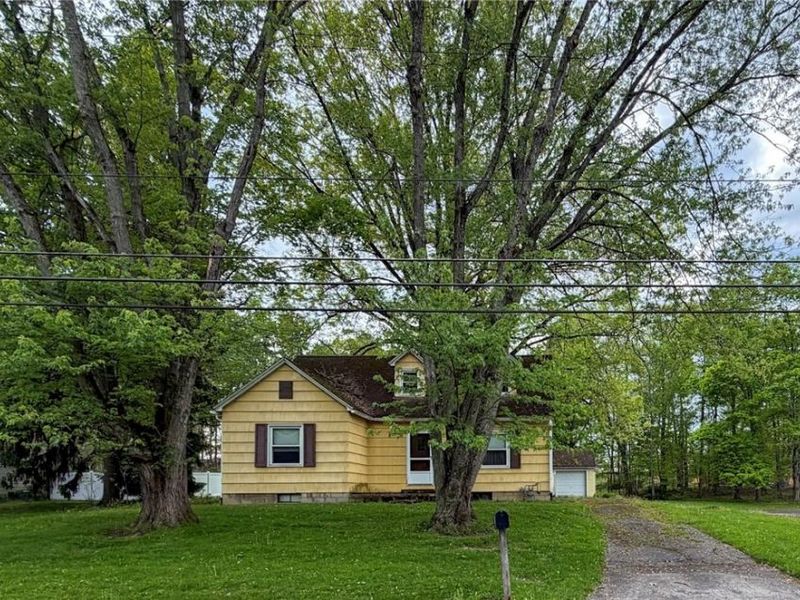 8060 Paulin Drive, Youngstown, OH 44514 Photo 2
