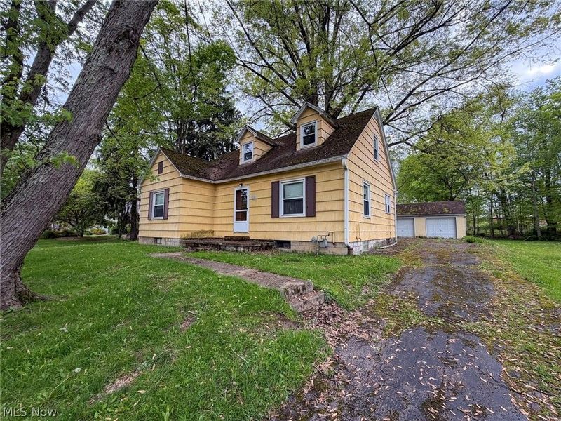 8060 Paulin Drive, Youngstown, OH 44514 Photo 3