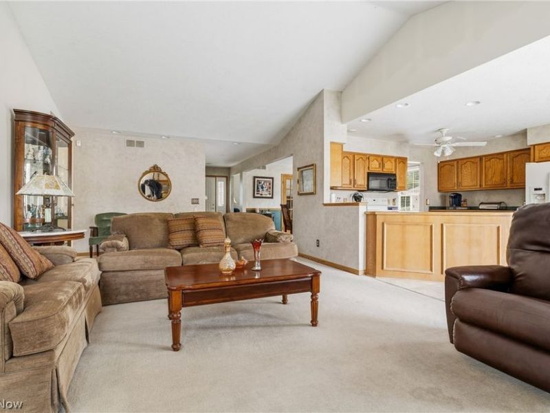 6862 Red Deer Circle NW, Canton, OH 44708 Photo 15