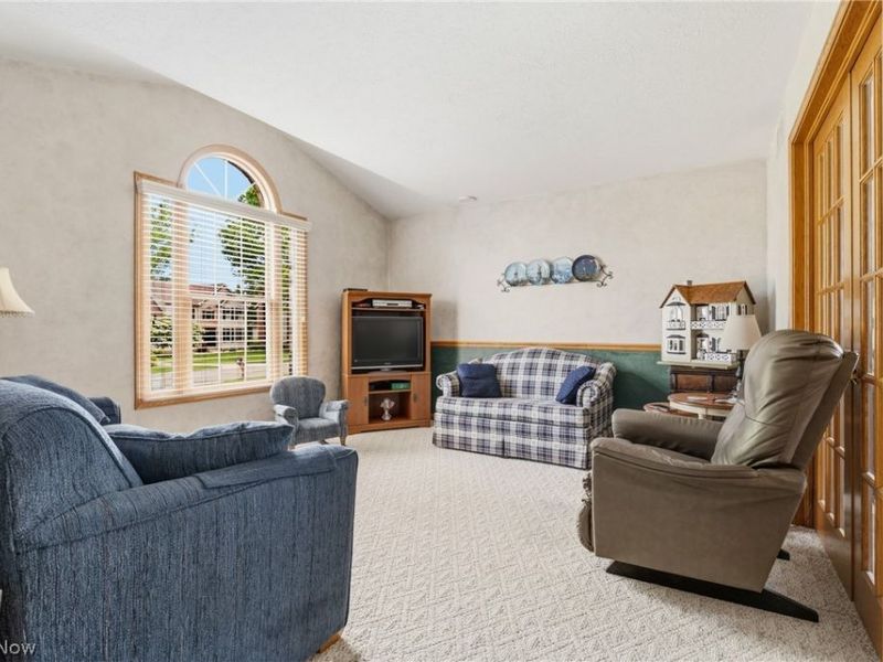 6862 Red Deer Circle NW, Canton, OH 44708 Photo 8