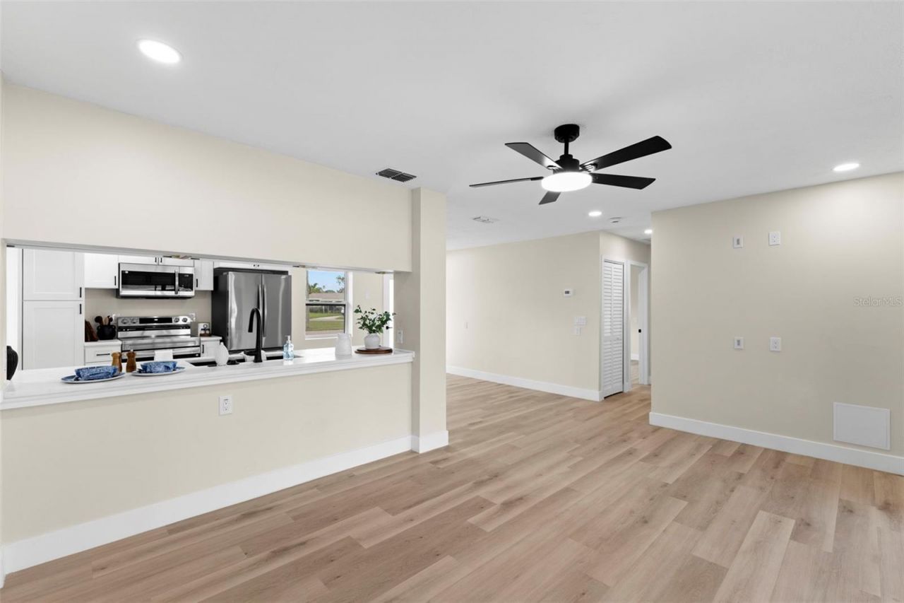 4430 Carson Street Ne, Saint Petersburg, FL 33703 Photo
