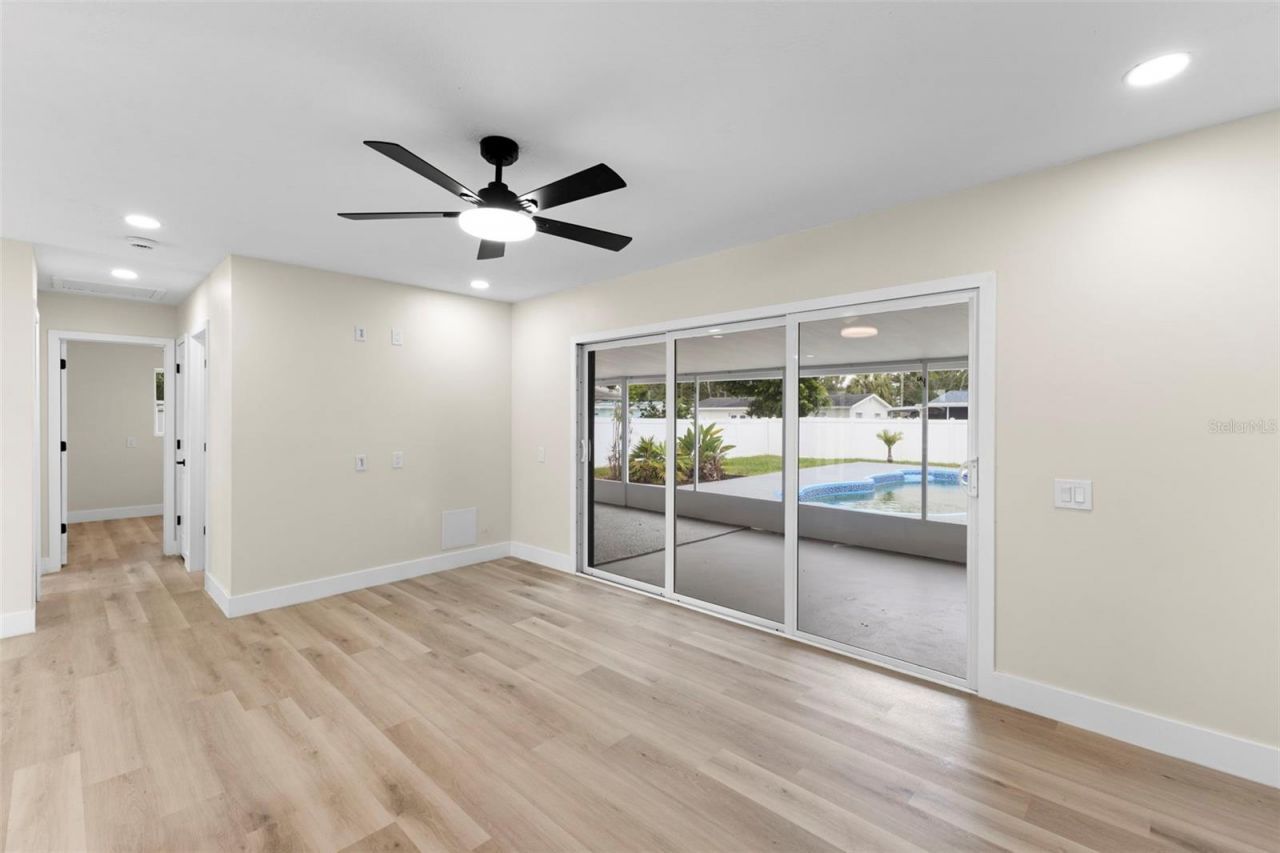 4430 Carson Street Ne, Saint Petersburg, FL 33703 Photo