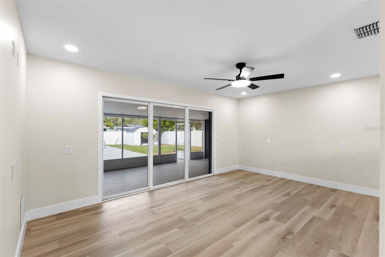 4430 Carson Street Ne, Saint Petersburg, FL 33703 Photo