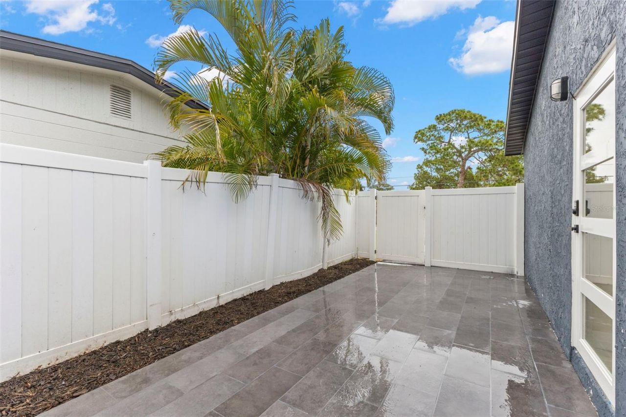4430 Carson Street Ne, Saint Petersburg, FL 33703 Photo