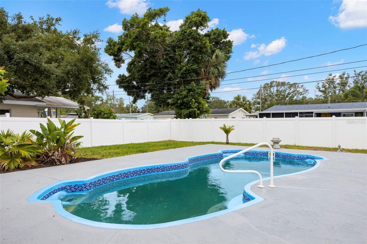 4430 Carson Street Ne, Saint Petersburg, FL 33703 Photo