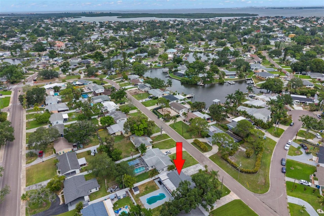 4430 Carson Street Ne, Saint Petersburg, FL 33703 Photo