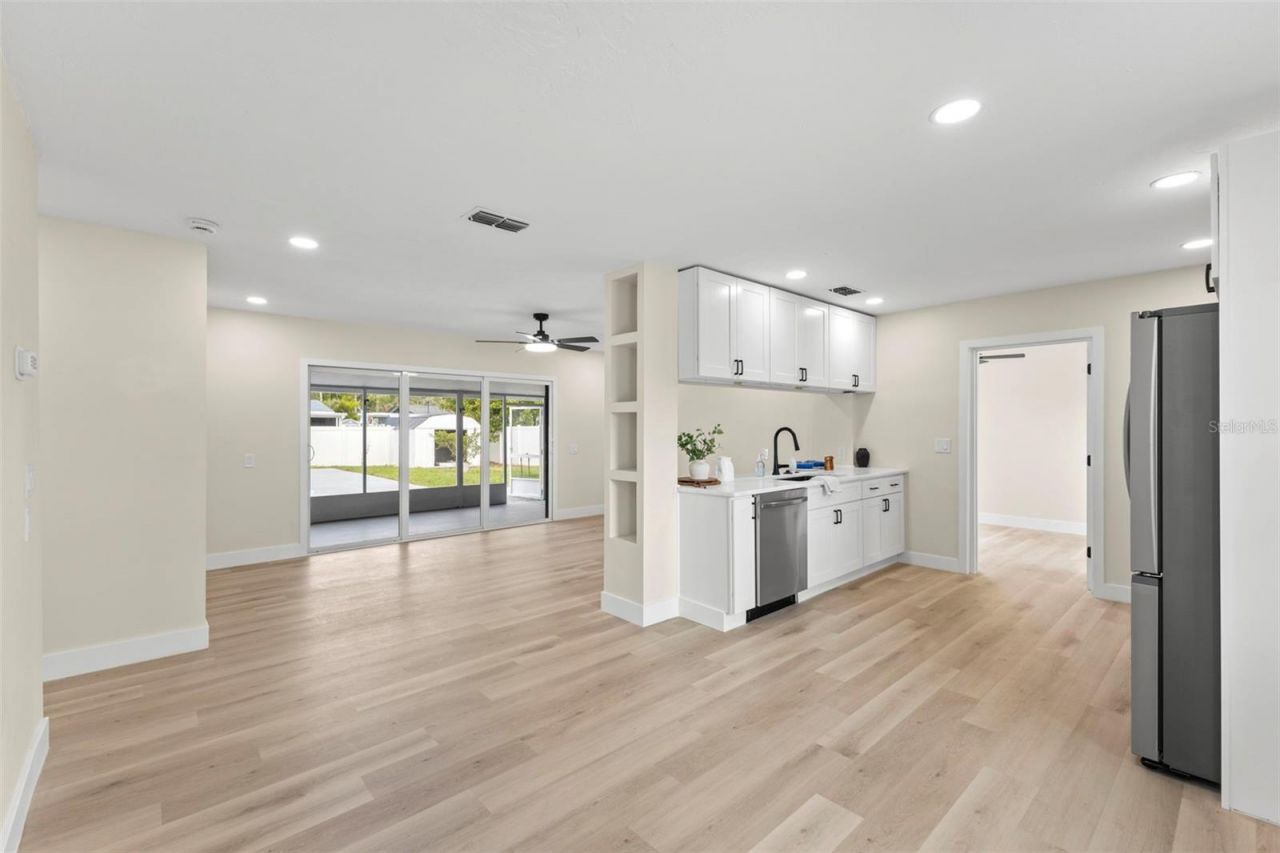 4430 Carson Street Ne, Saint Petersburg, FL 33703 Photo
