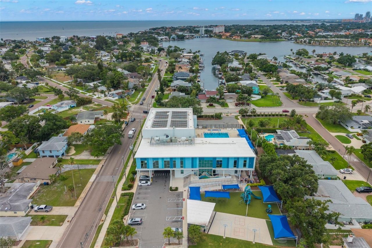 4430 Carson Street Ne, Saint Petersburg, FL 33703 Photo