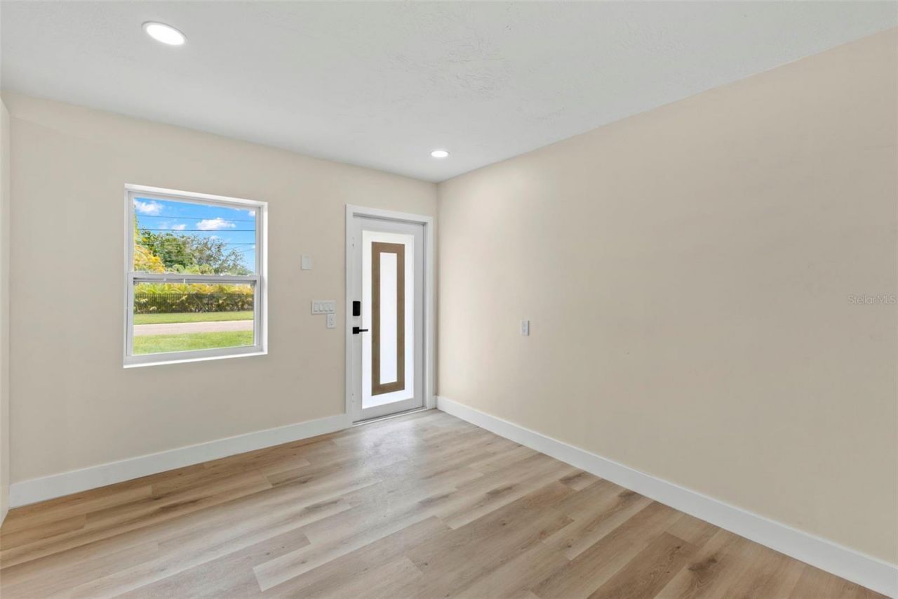 4430 Carson Street Ne, Saint Petersburg, FL 33703 Photo
