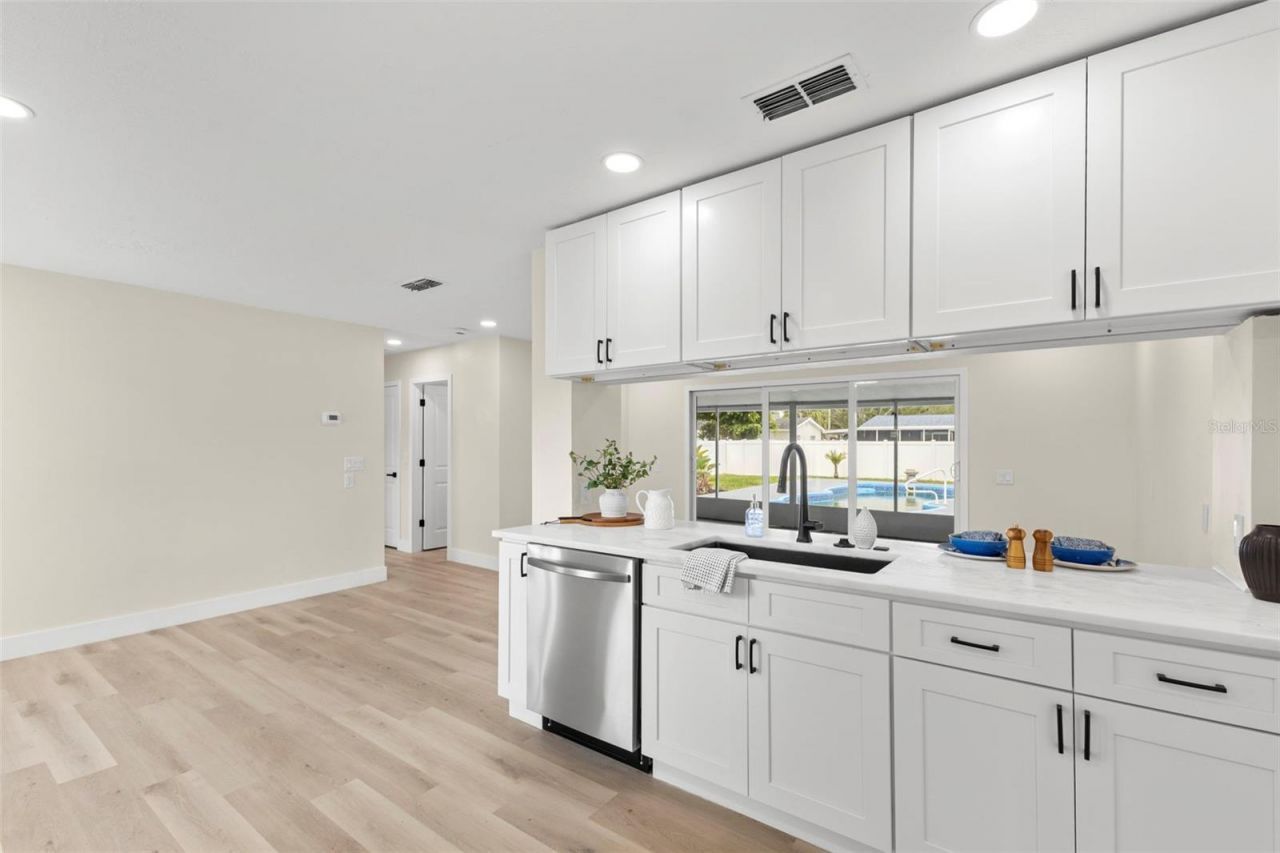4430 Carson Street Ne, Saint Petersburg, FL 33703 Photo