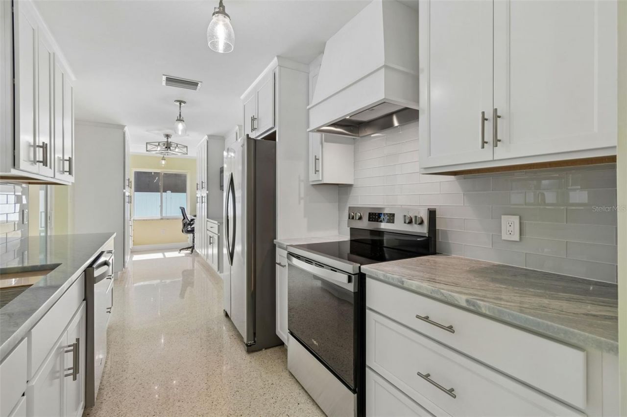 4388 50th Place S, Saint Petersburg, FL 33711 Photo