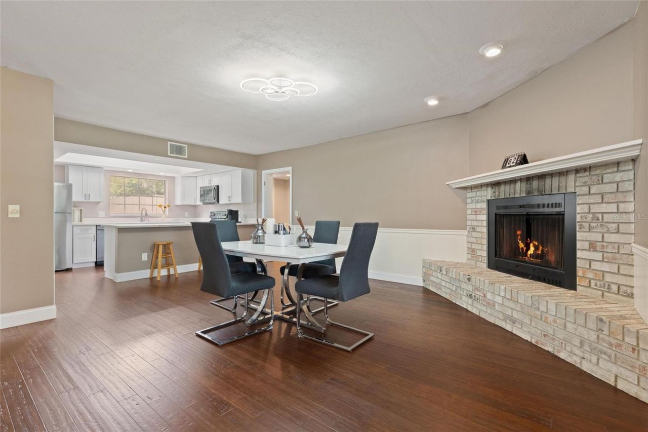 498 Lakewood Drive , Brandon, FL 33510 Photo
