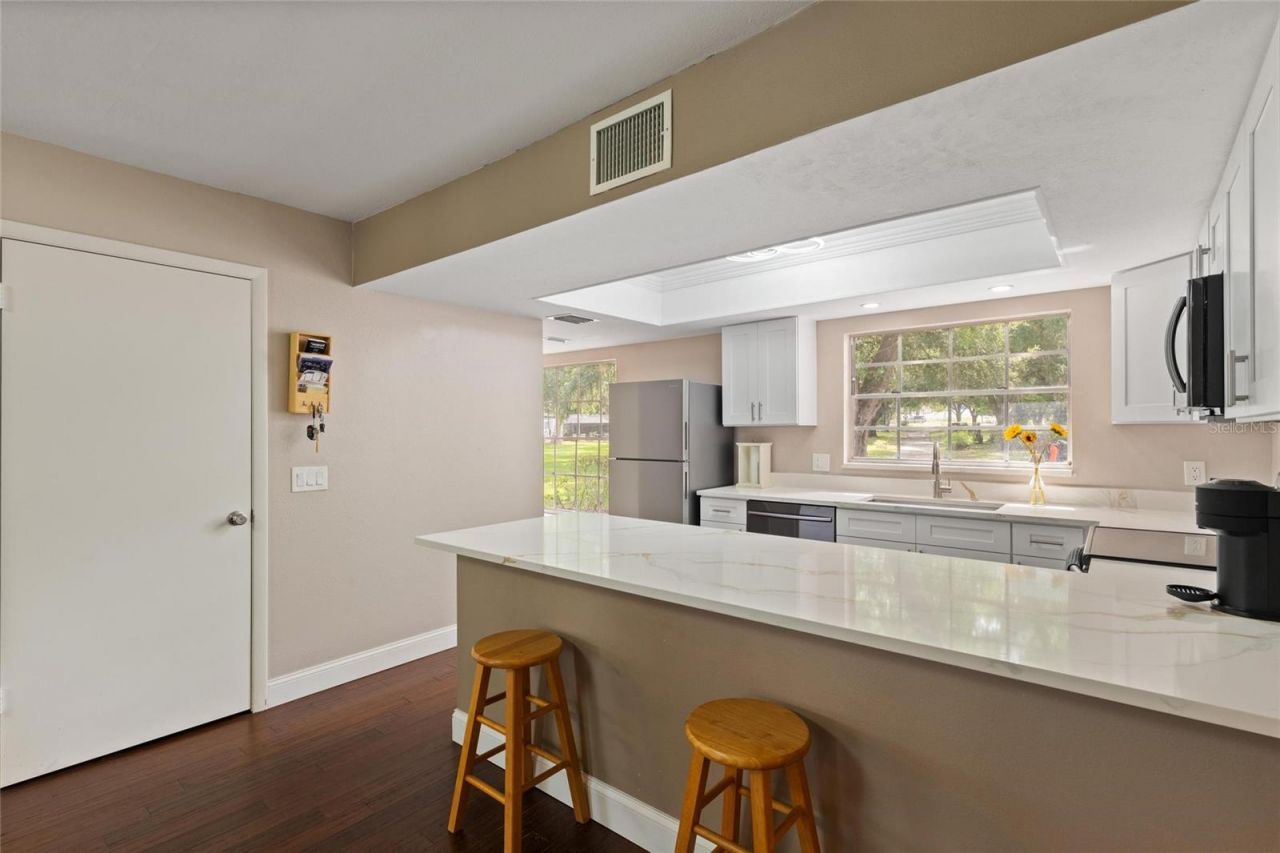 498 Lakewood Drive , Brandon, FL 33510 Photo