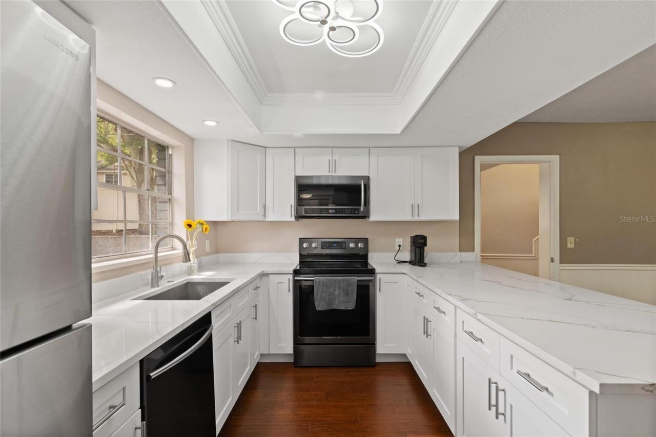 498 Lakewood Drive , Brandon, FL 33510 Photo
