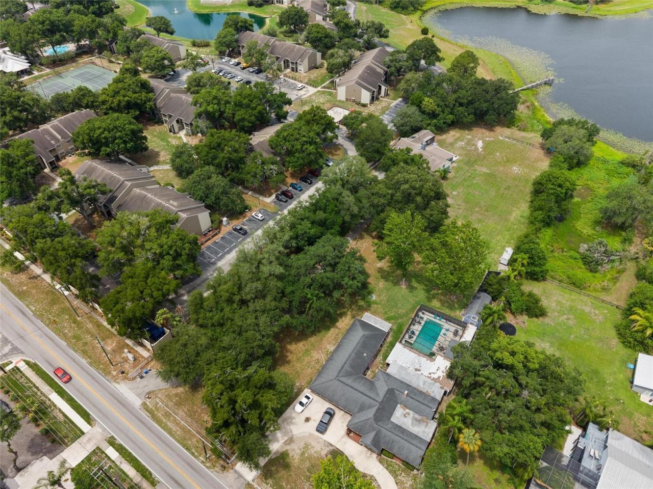 498 Lakewood Drive , Brandon, FL 33510 Photo