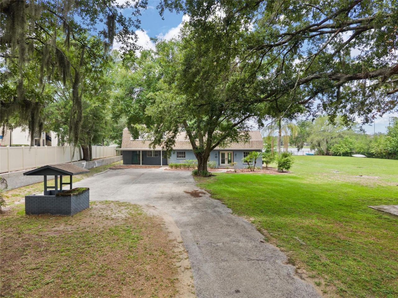 498 Lakewood Drive , Brandon, FL 33510 Photo