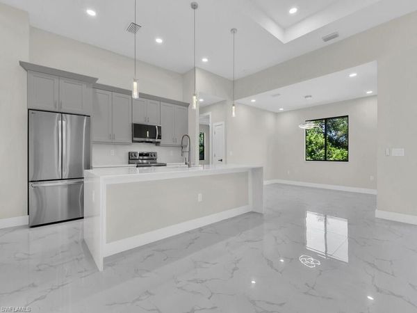 503 LINCOLN BLVD , LEHIGH ACRES, FL 33936