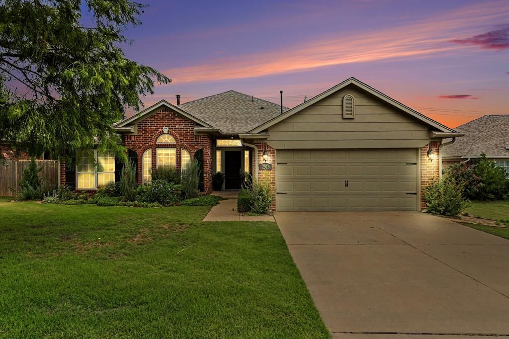 2513 Broadwell Oaks Drive, Norman, OK 73071 Main Photo