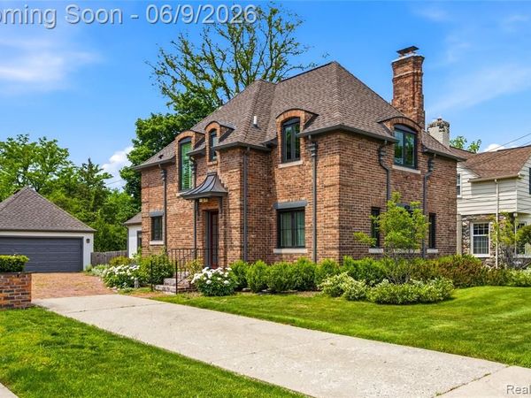250 Pleasant Street, Birmingham, MI 48009