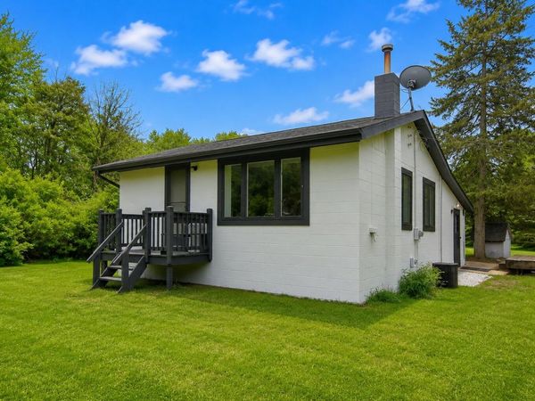 27939 38th Avenue, Paw Paw, MI 49079