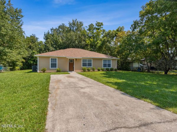 423 SOUTH Boulevard, Macclenny, FL 32063