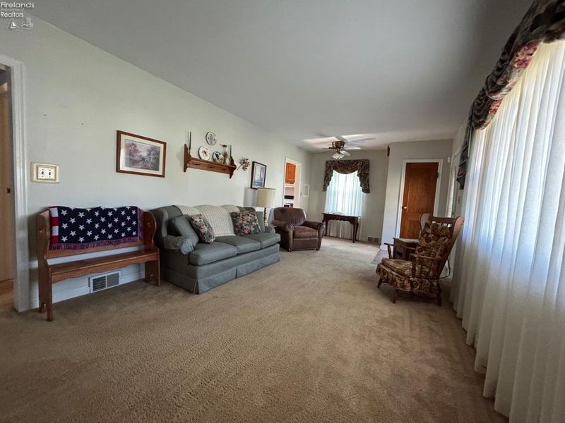 23 Homewood, Norwalk, OH 44857 Photo 11