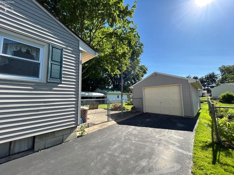 23 Homewood, Norwalk, OH 44857 Photo 3