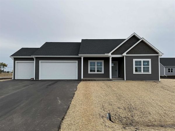 381 Drumlin Loop, Ripon, WI 54971