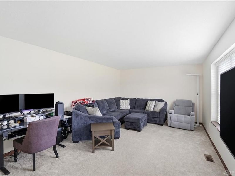 7740 Stanley Mill Drive, Centerville, OH 45459 Photo 6