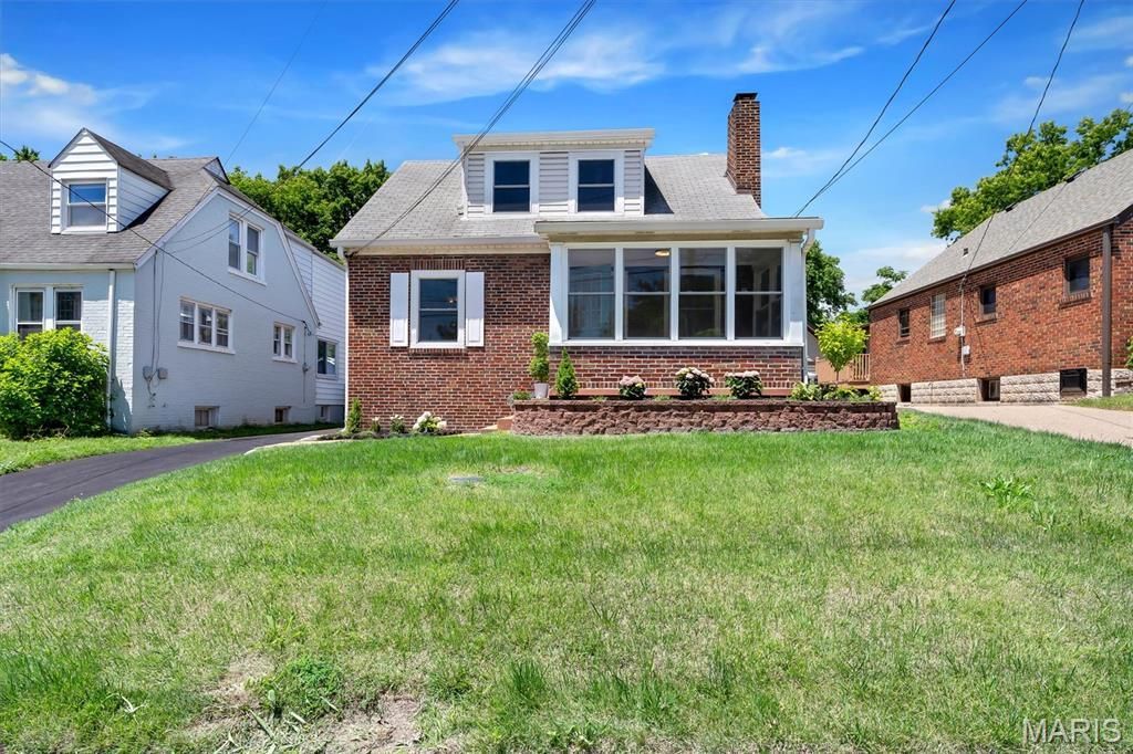53 S Laclede Station Road, Saint Louis, MO 63119 Main Photo