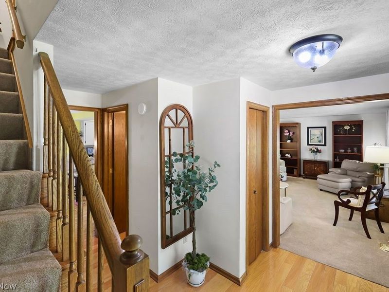 2438 Lyndon Drive , Green, OH 44685 Photo 5