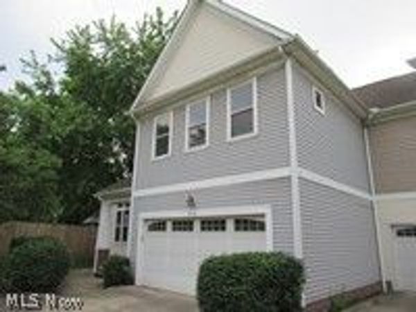 3718 Minster Court , Cleveland, OH 44105