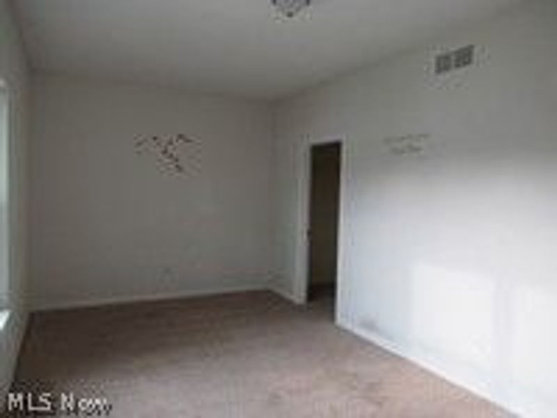 3718 Minster Court, Cleveland, OH 44105 Photo 12